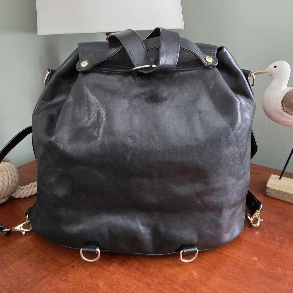 i Santi Made in Italy Black Leather Convertible Backpack Drawstring Bag